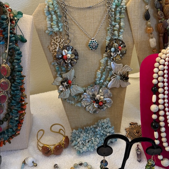 Come dig with me.  Unlisted gorgeousness in every price range. - Picture 6 of 17